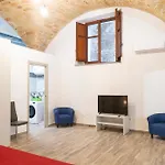 Arco House *