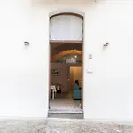 Arco House *