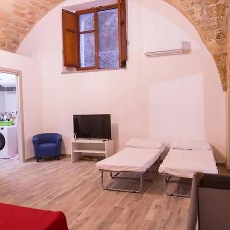 Arco House