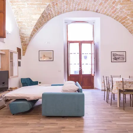 Arco House